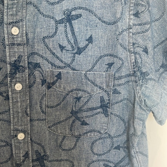 J Crew Men’s Size Small Nautical Anchor Print Chambray Navy Short Sleeve Shirt - Picture 3 of 4